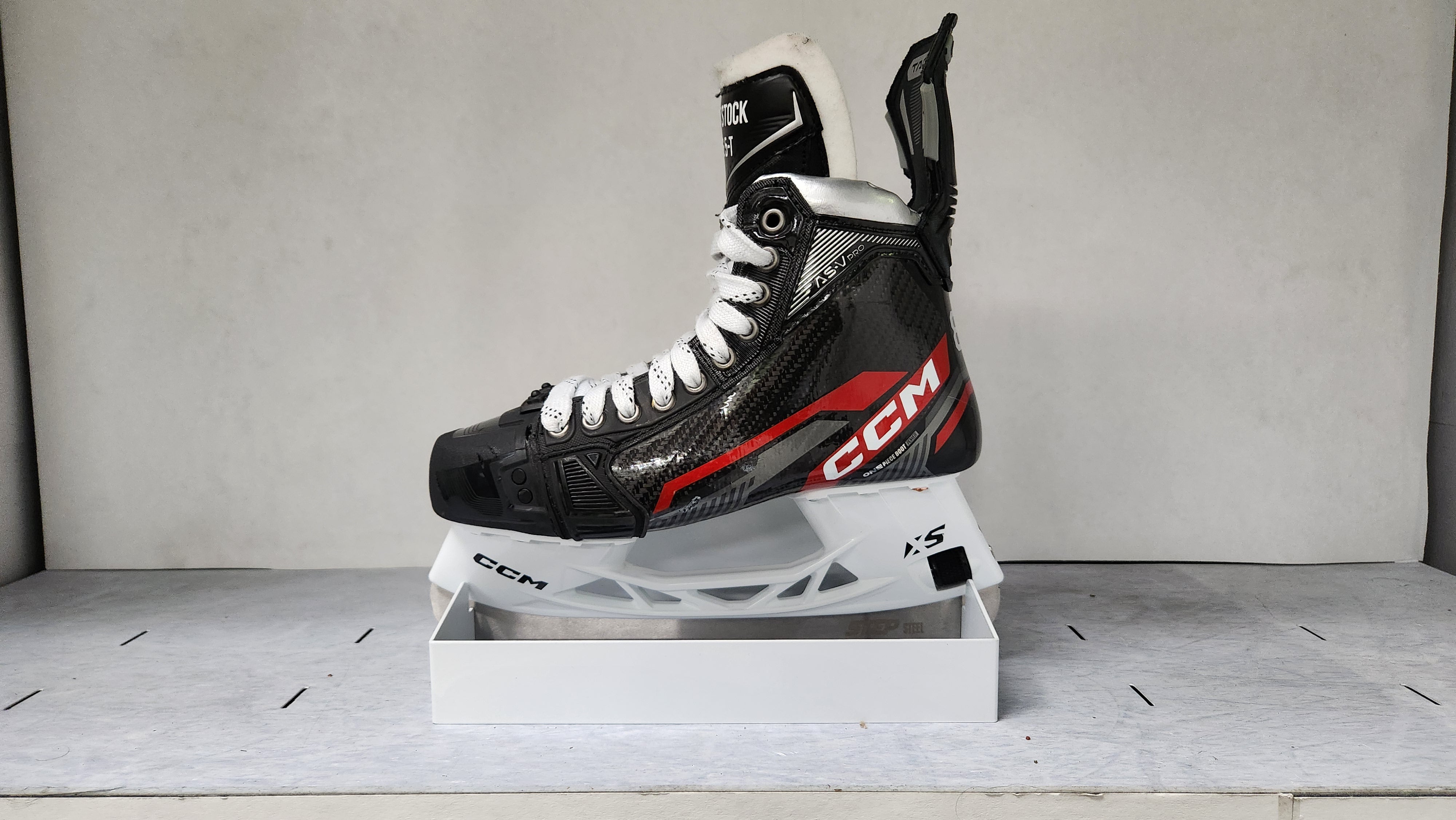 CCM Tacks AS-V Pro - Pro Stock - Size 6.5T - Skates