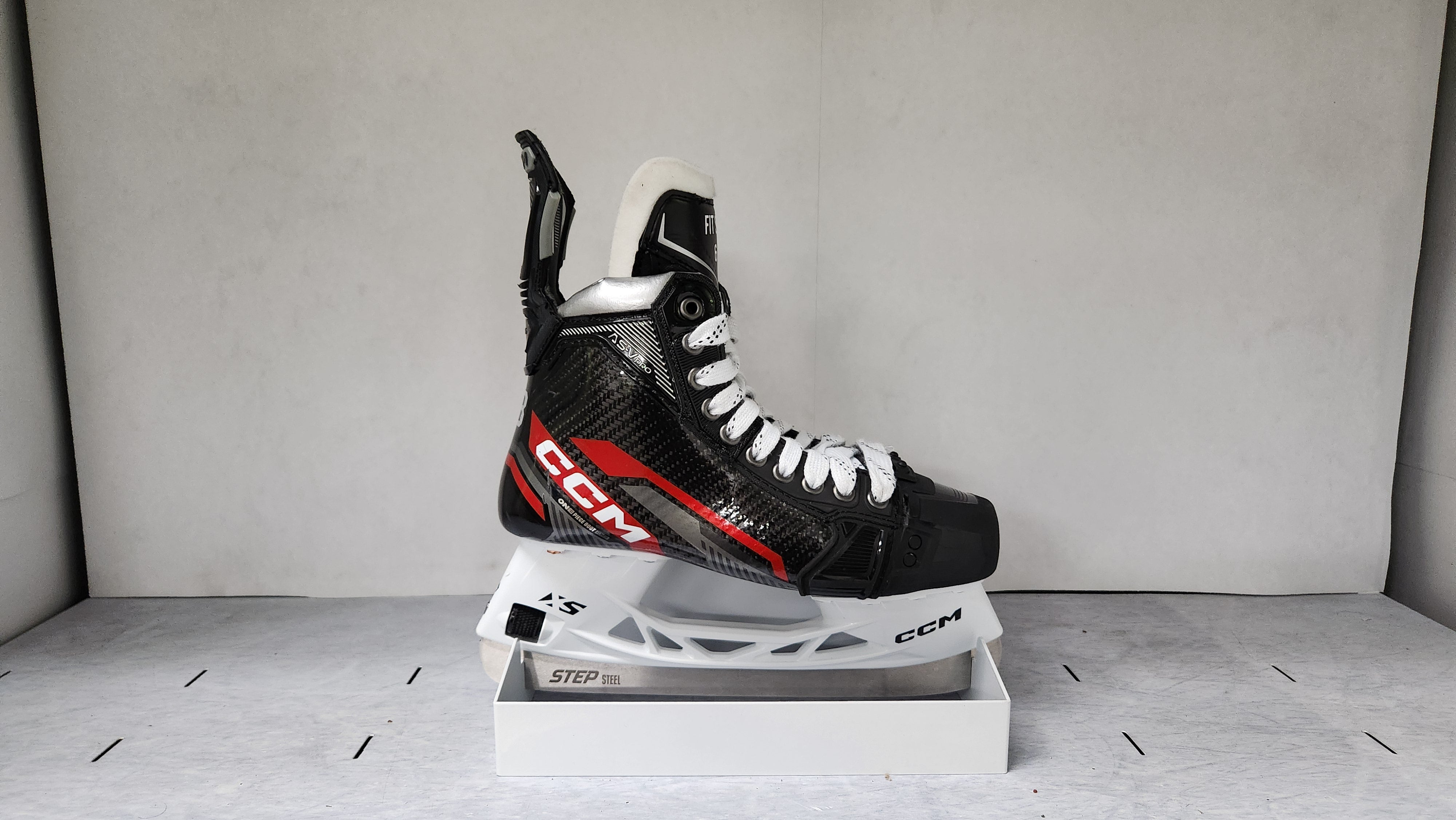 CCM Tacks AS-V Pro - Pro Stock - Size 6.5T - Skates