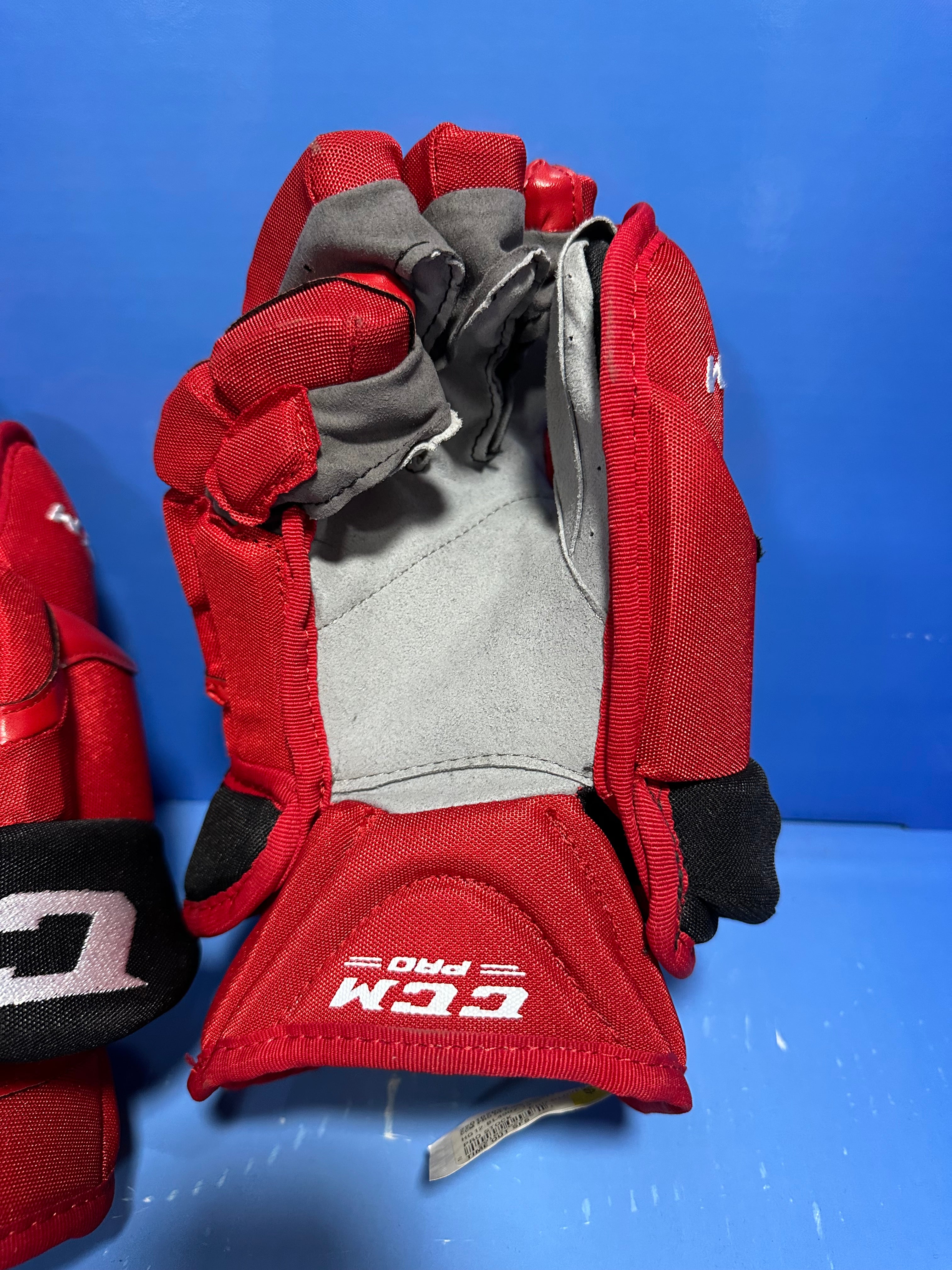 CCM Pro Stock Hockey Glove - Red/Black 13"