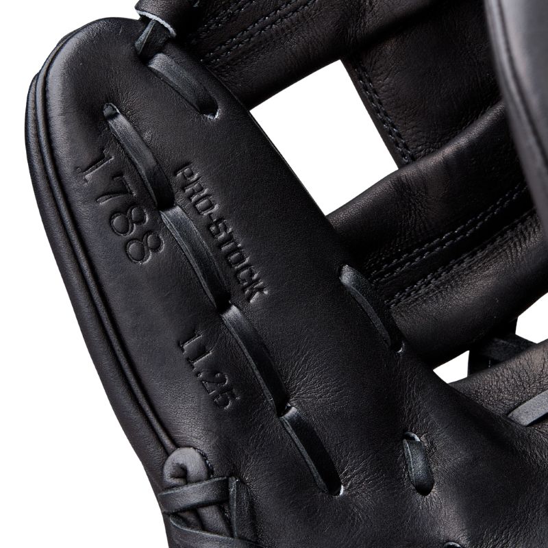 Wilson Baseball Gloves Wilson A2000 Classics Series 1788 11.25-inch Infield (2026) Adult WBW104105 Right-hand throw