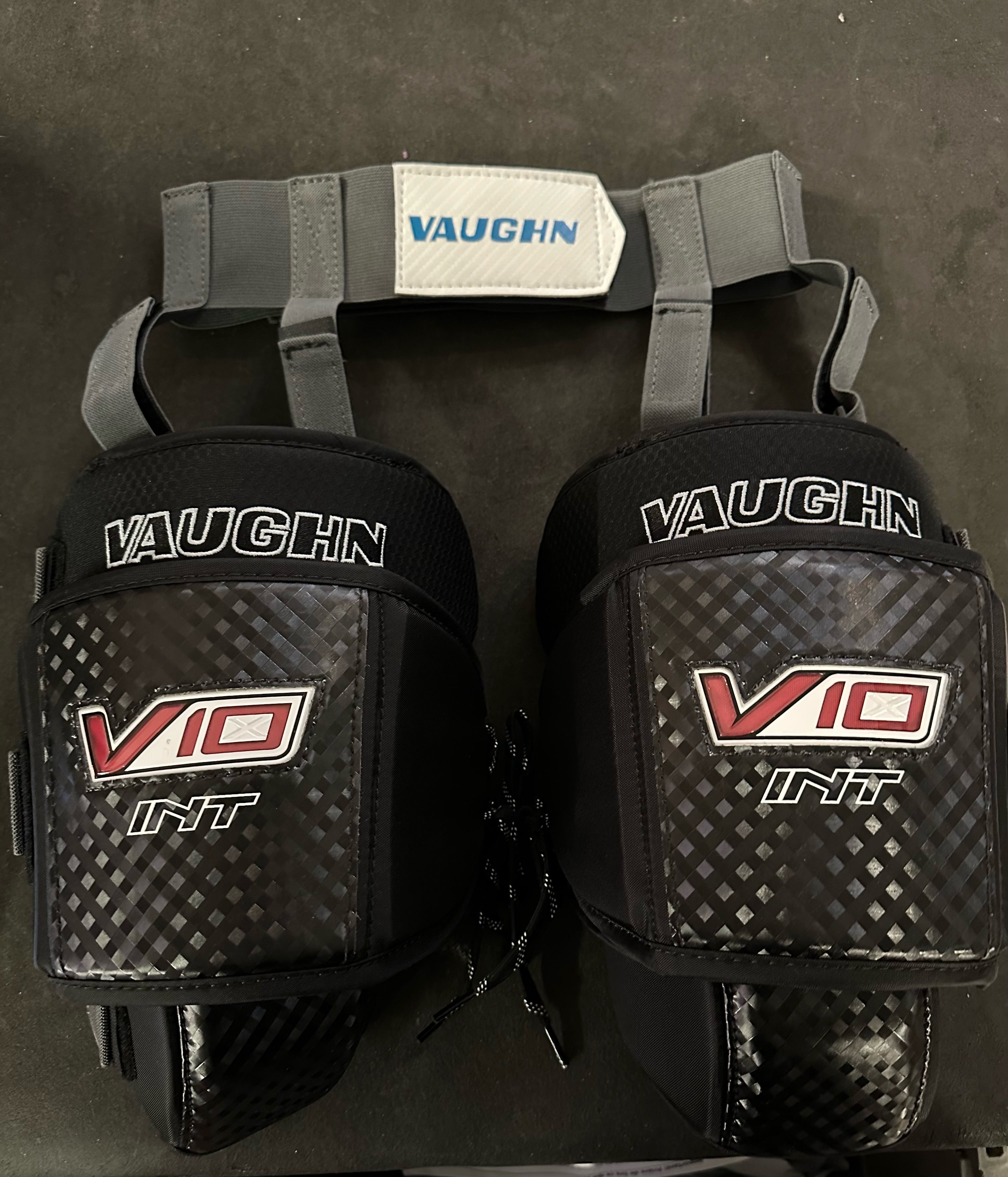 Vaughn V10 Pro Intermediate Knee and Thigh Guard