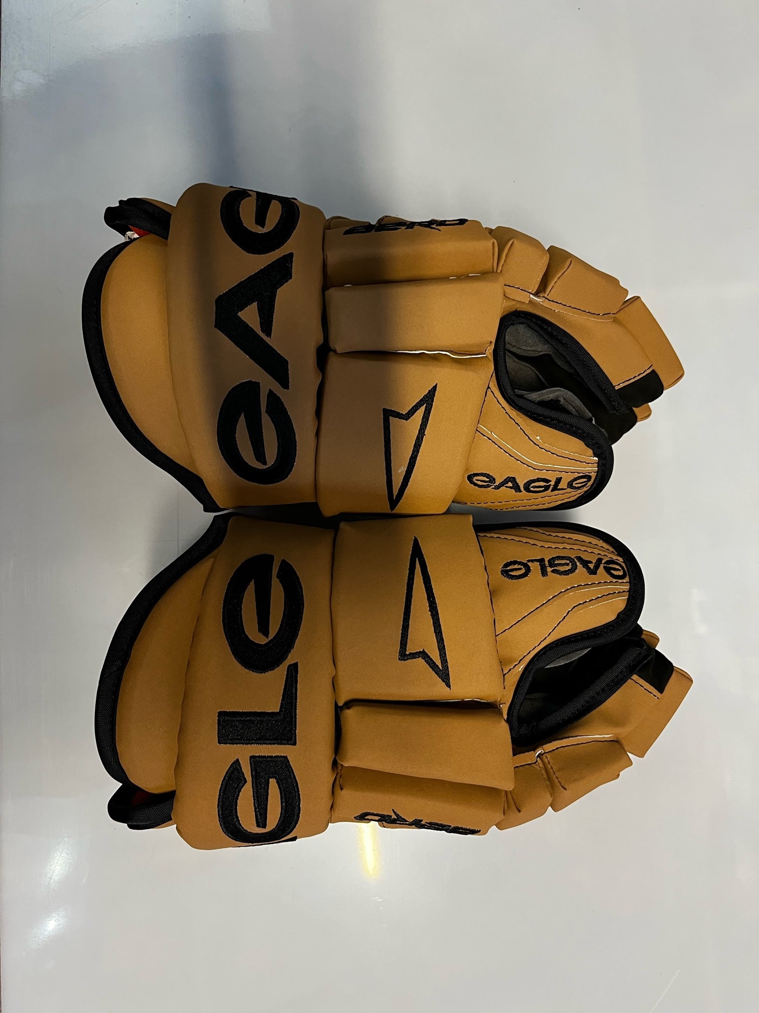 Eagle Custom Aero Tanned Hockey Gloves - Made In Canada